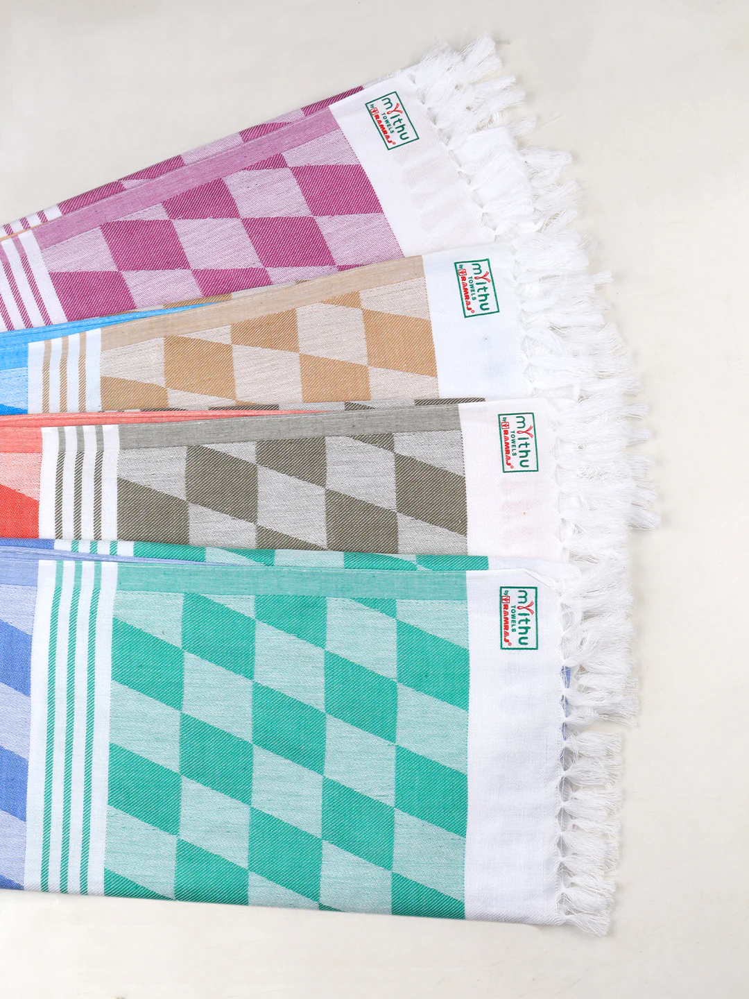 100% Cotton Bath Towel with Assorted Colours Marvel D6 - Image 4