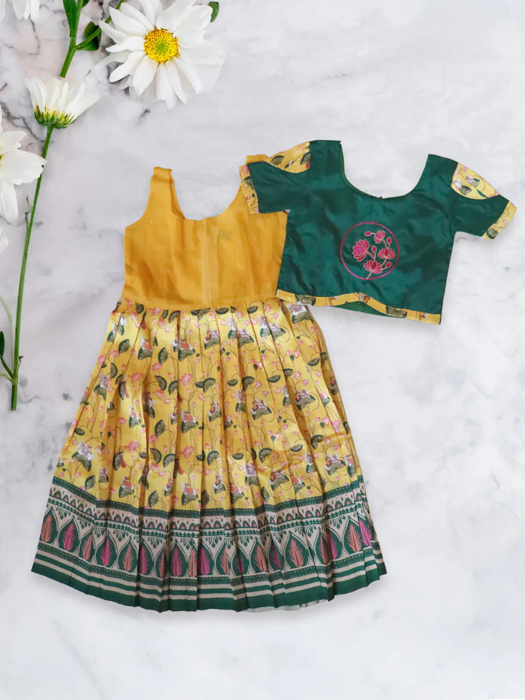 Girls Traditional Skirt Set Green with Yellow GPS25 - Image 4