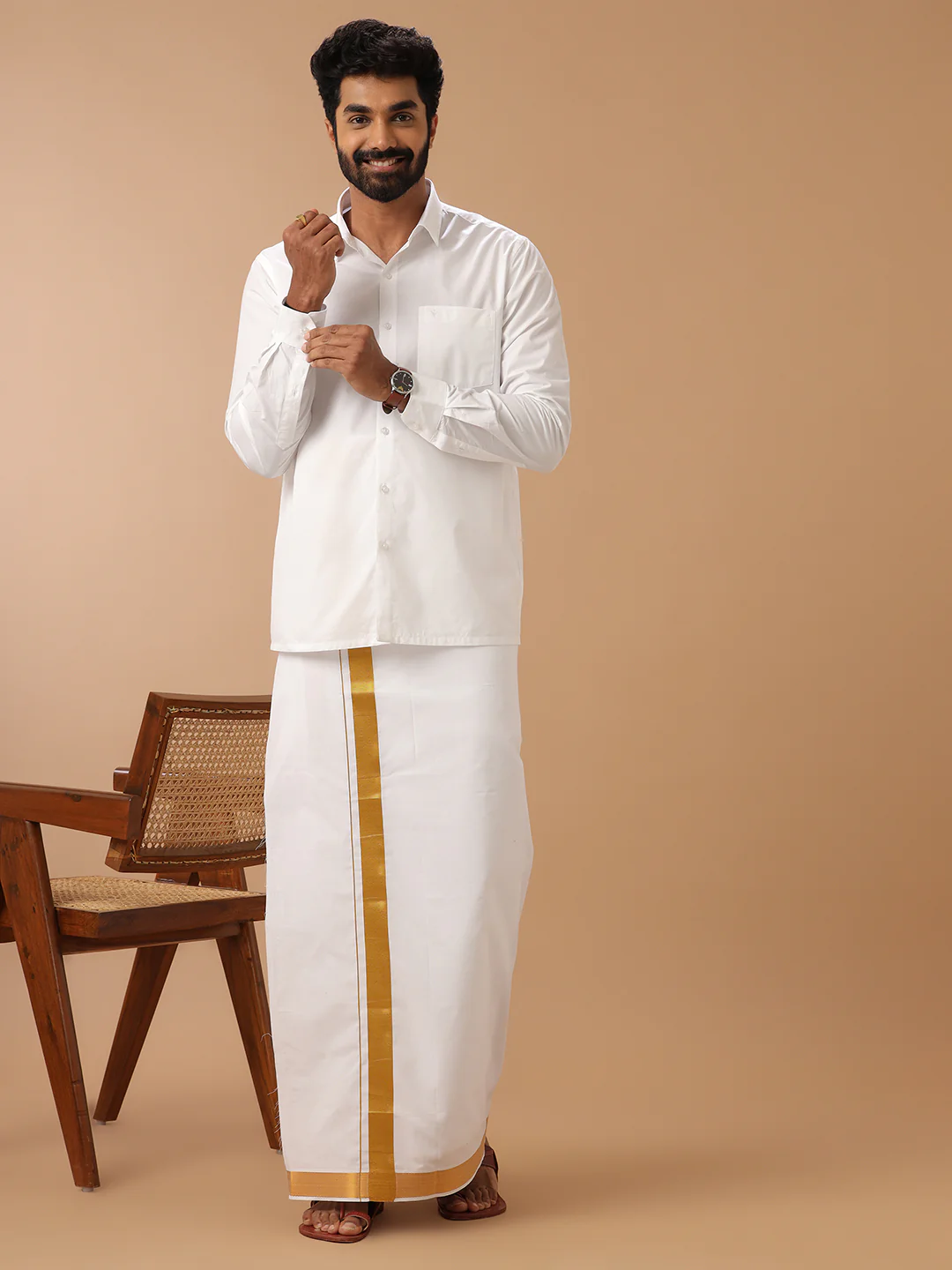 Men 100% Cotton Single Layer White Dhoti with 1 1/2" Gold Jari Border Aruthra - Image 4