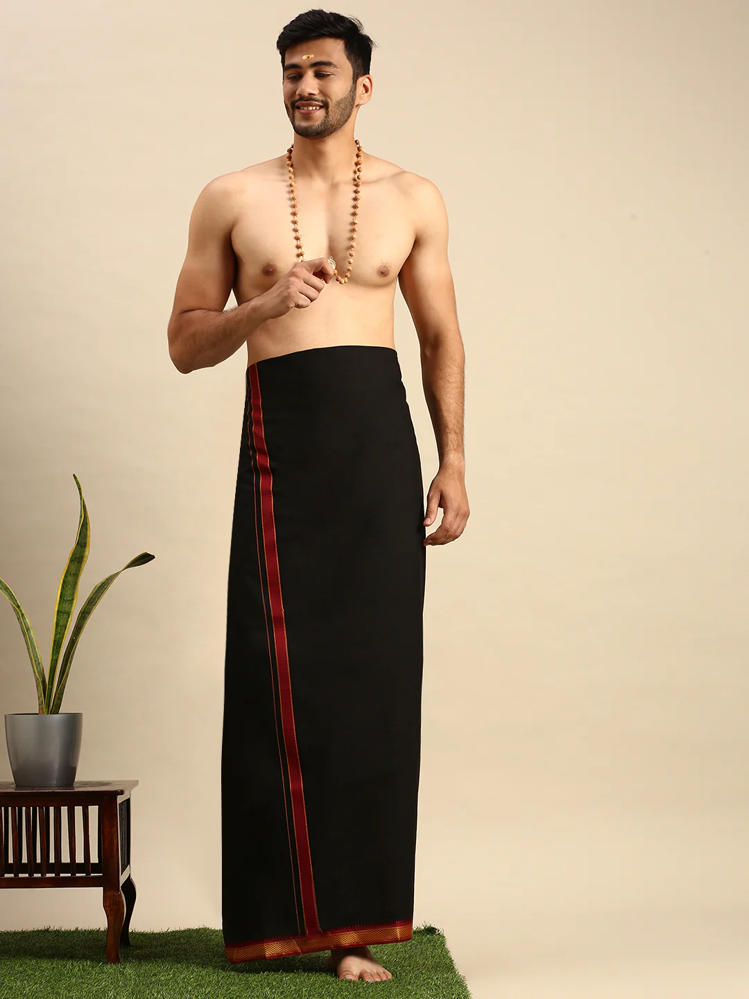 Men 100% Cotton Single Layer Black Dhoti with Mayilkhan Border Brindhavan - Image 2