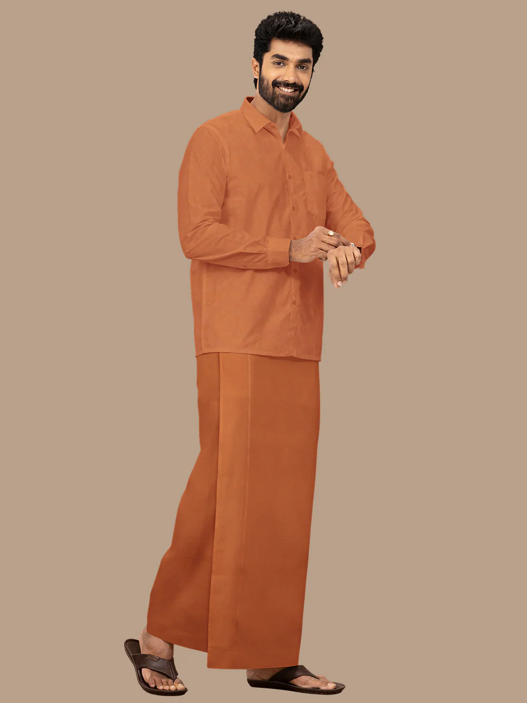 Men 100% Cotton Single Layer Dark Kaavi Dhoti with Assorted Border Poojan Paramas - Image 4