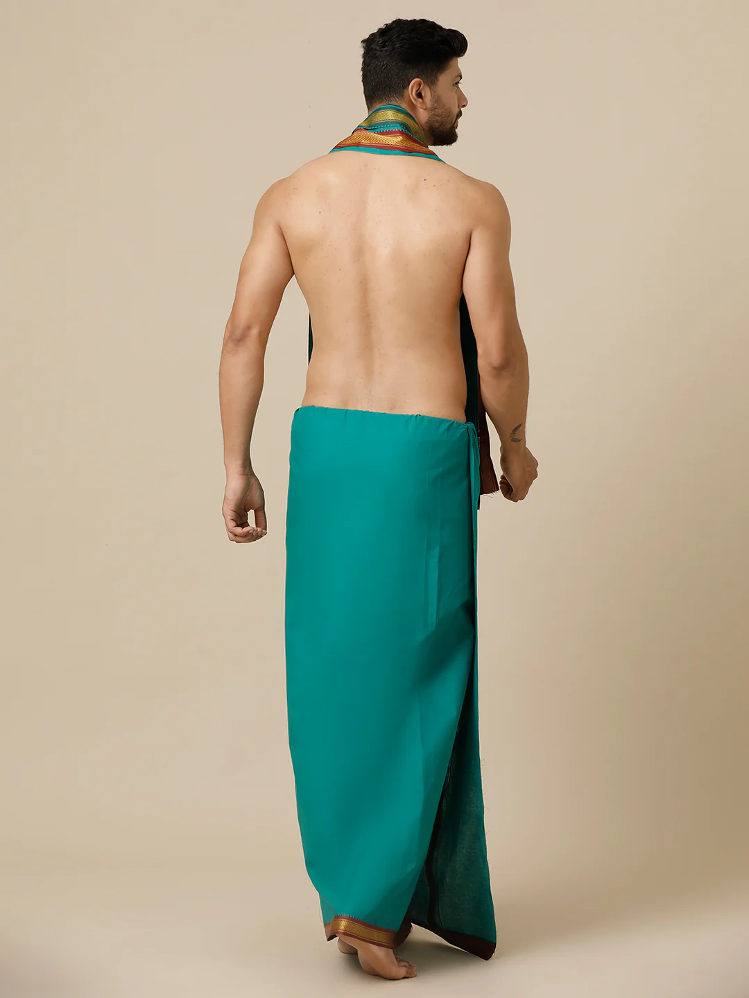Men 100% Cotton Single Layer Green Dhoti with Mayilkhan Border Brindhavan - Image 4