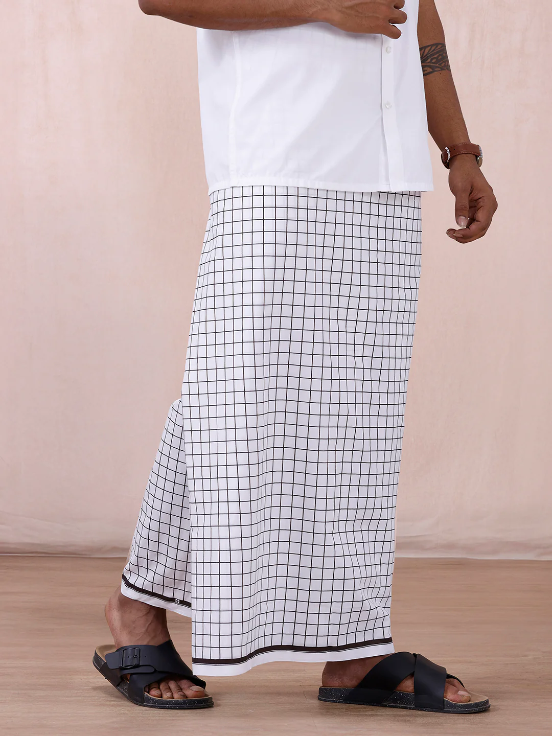 Men 100% Cotton Single Layer White Lungi with Assorted Colour Checked Shalimar - Image 3