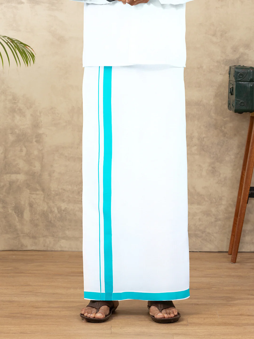 Men Cotton Blend Readymade Single Layer White Dhoti with Big Border GACS14 - Image 3