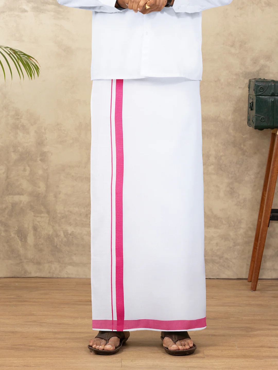 Men Cotton Blend Readymade Single Layer White Dhoti with Big Border GACS16 - Image 3