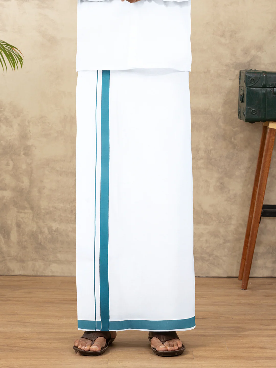 Men Cotton Blend Readymade Single Layer White Dhoti with Big Border GACS20 - Image 3
