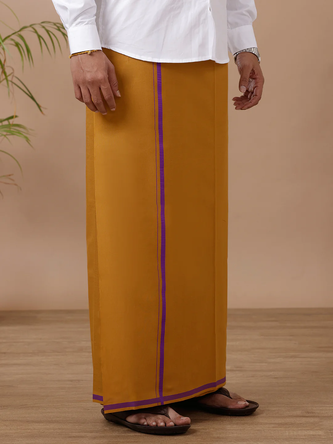 Men Cotton Blend Single Layer Kaavi Dhoti with Assorted Big Border Rishi BB3 - Image 2