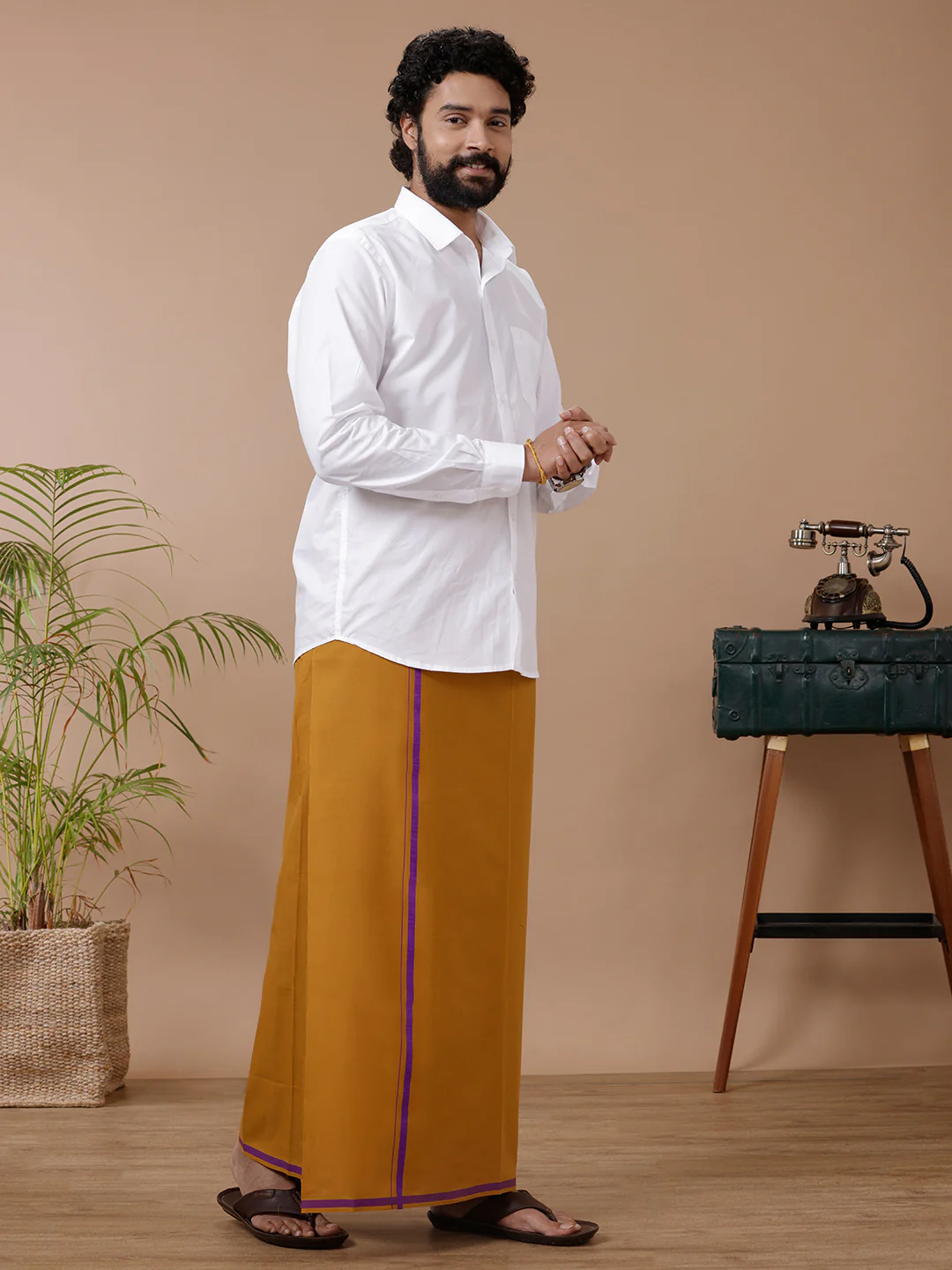 Men Cotton Blend Single Layer Kaavi Dhoti with Assorted Big Border Rishi BB3 - Image 4