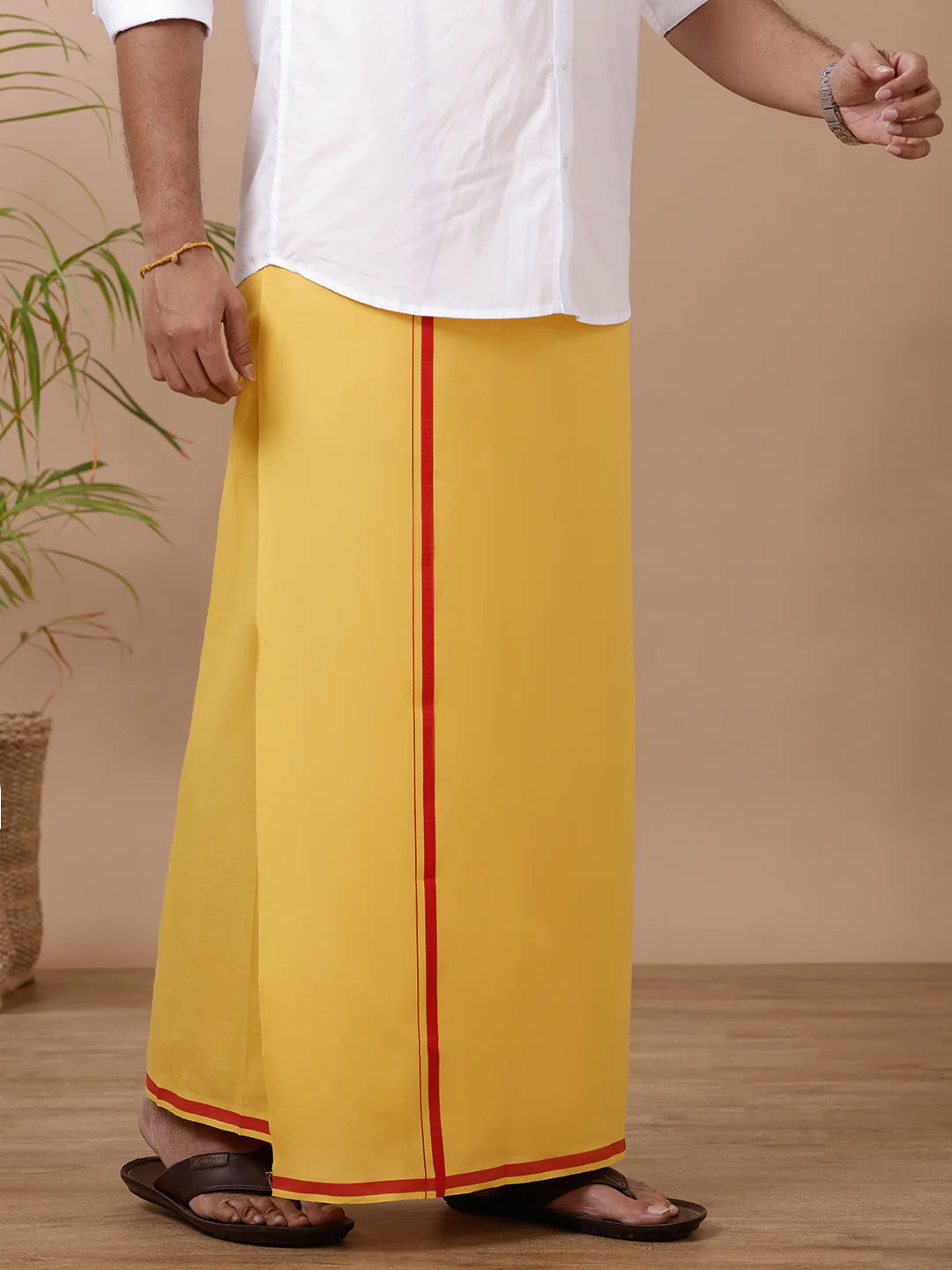 Men Cotton Blend Single Layer Yellow Dhoti with Assorted Big Border Rishi BB2 - Image 2