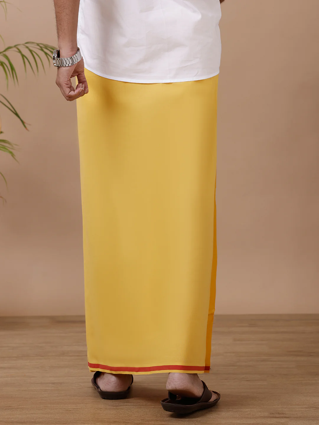 Men Cotton Blend Single Layer Yellow Dhoti with Assorted Big Border Rishi BB2 - Image 4