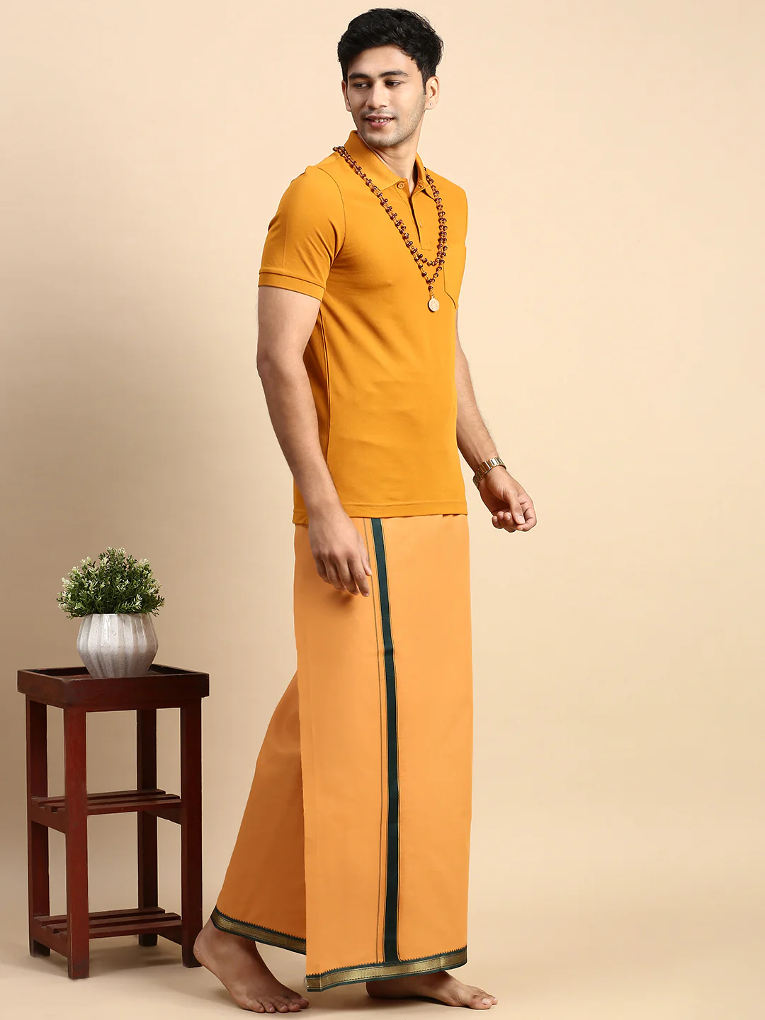 Men Devotional Mayilkhan Border Dhoti & TShirt Set Kaavi EP41 - Image 2