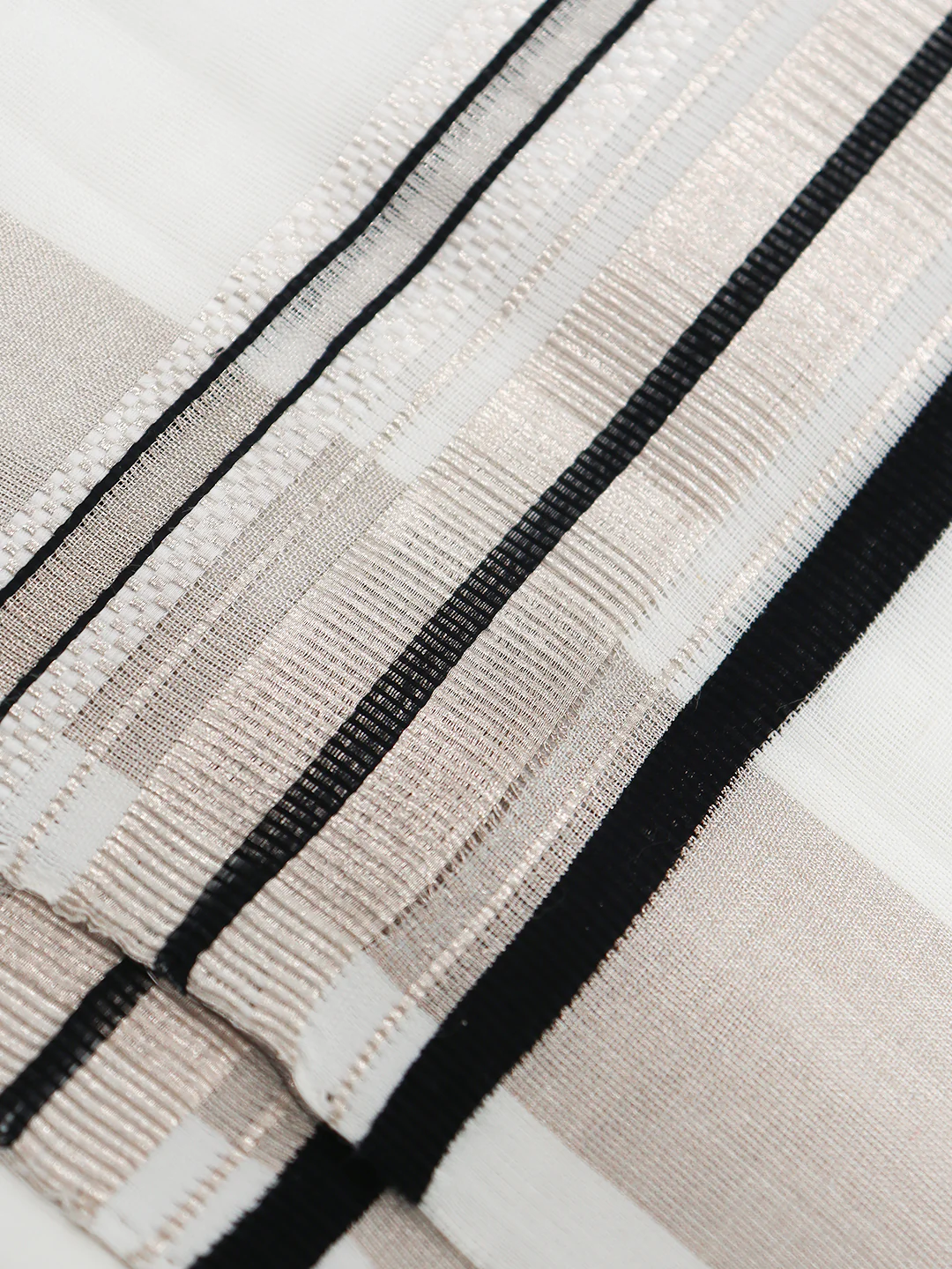 Men Premium Handloom White Dhoti with Fancy Jari Border HLM86 - Image 4