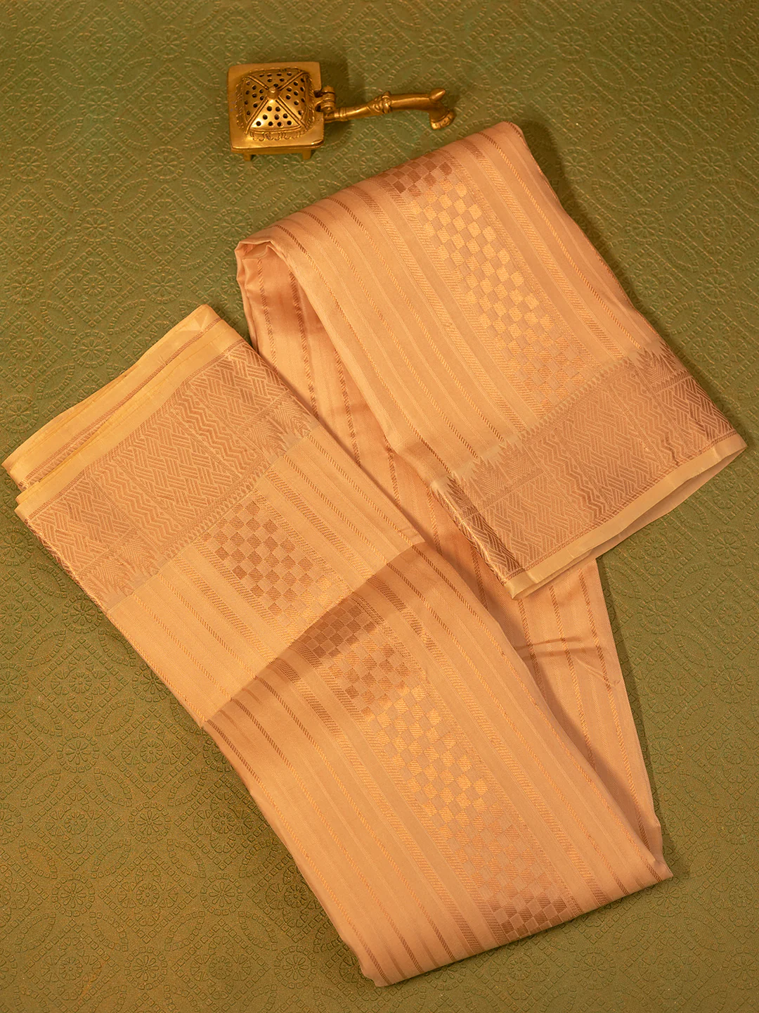 Men Pure Silk Pink Dhoti & Towel Set with 3" inch Fancy Jari Border TK15 - Image 2