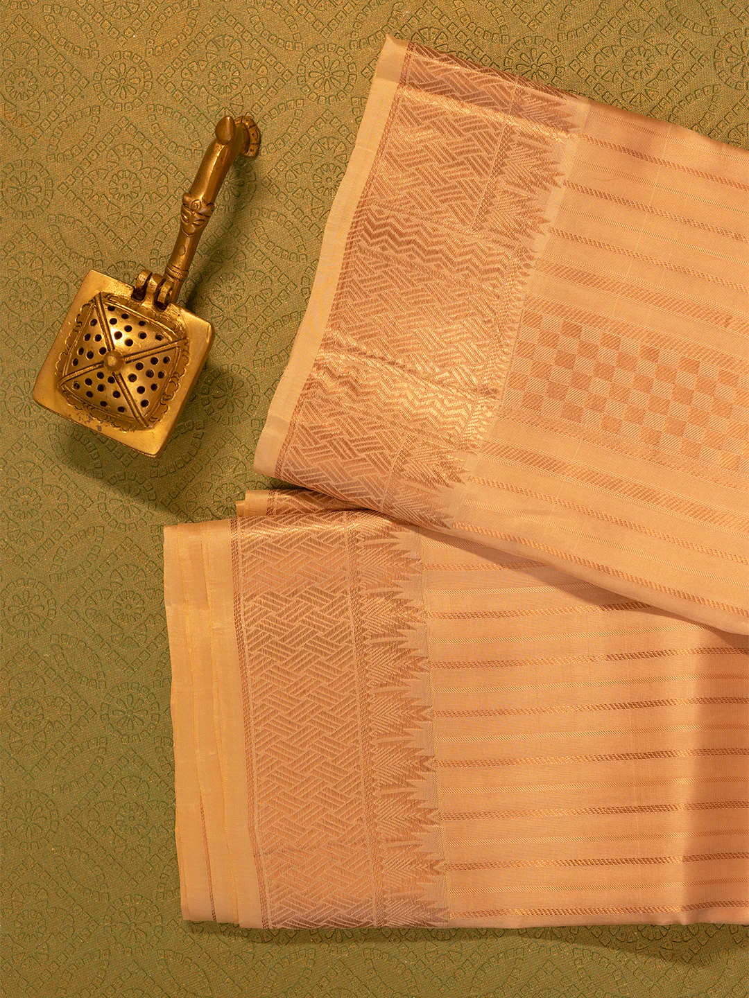 Men Pure Silk Pink Dhoti & Towel Set with 3" inch Fancy Jari Border TK15 - Image 4