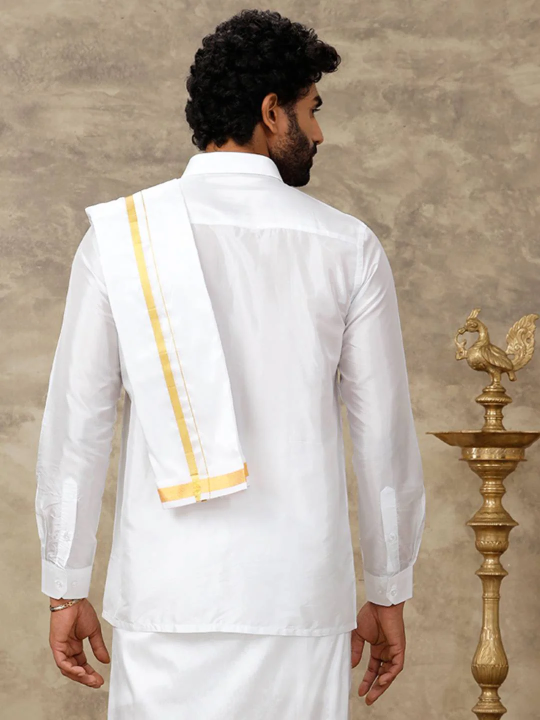 Men Silk White Towel with 3/4" inch Jari Border Rajahamsa - Image 3