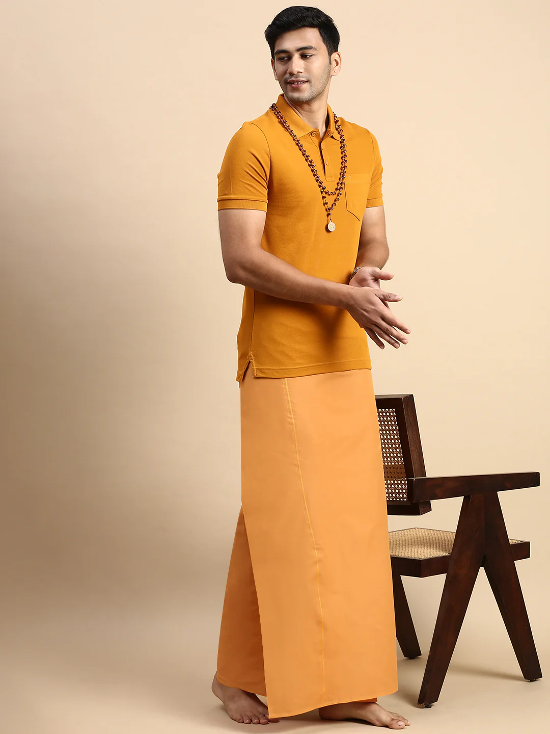 Men Devotional Small Border Dhoti & TShirt Set Kaavi EP41 - Image 4