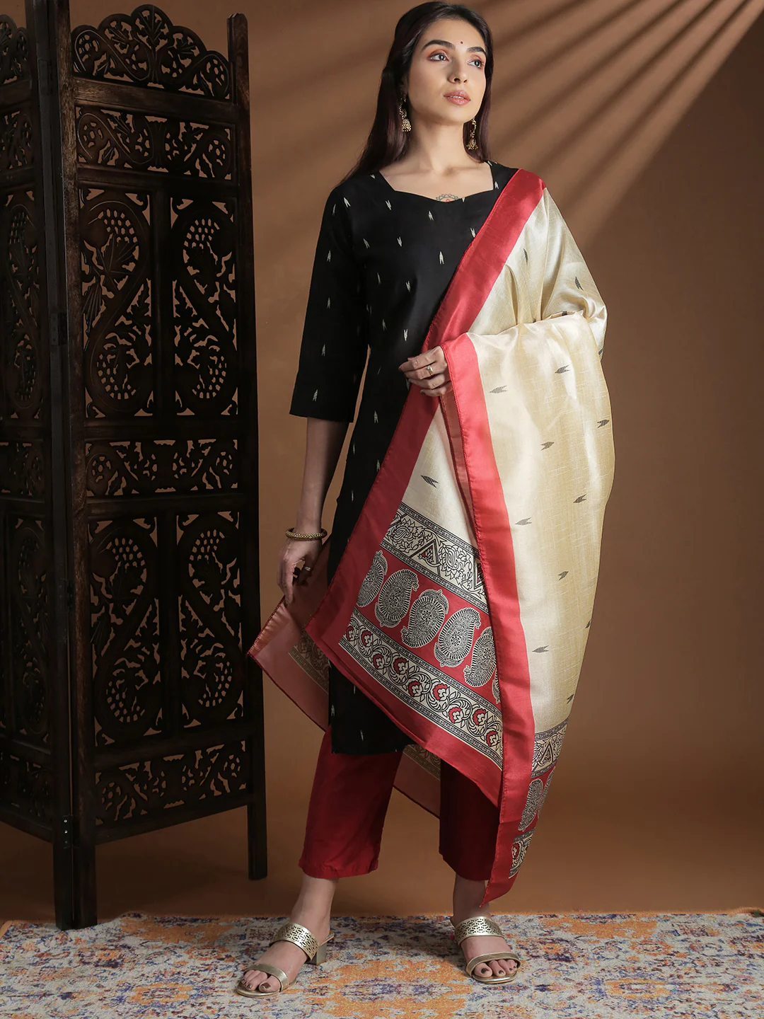 Women Black with Red Kurti Set EKS132
