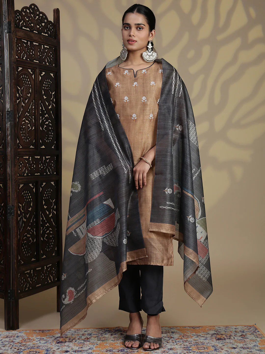 Women Cotton Golden Colour Flower Embroidered Kurti Set EKS94 - Image 2