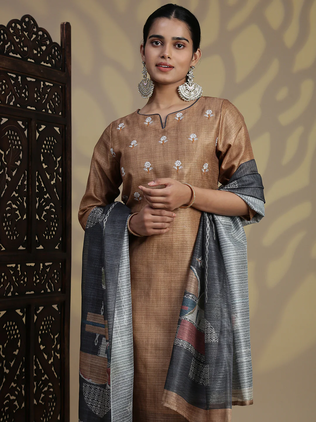 Women Cotton Golden Colour Flower Embroidered Kurti Set EKS94 - Image 5