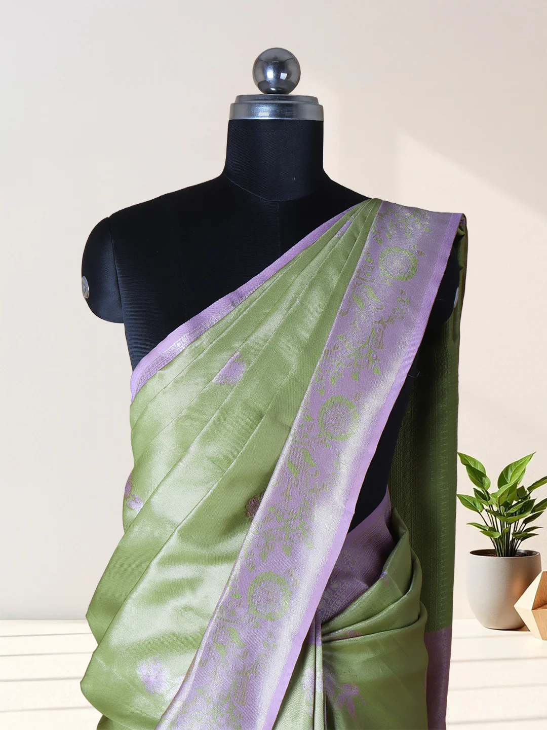 Women Green Art Silk Saree ASS101 - Image 4