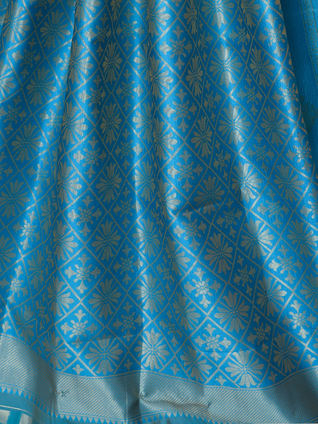 Women Green Art Silk Saree with Blue Border ASS107 - Image 6