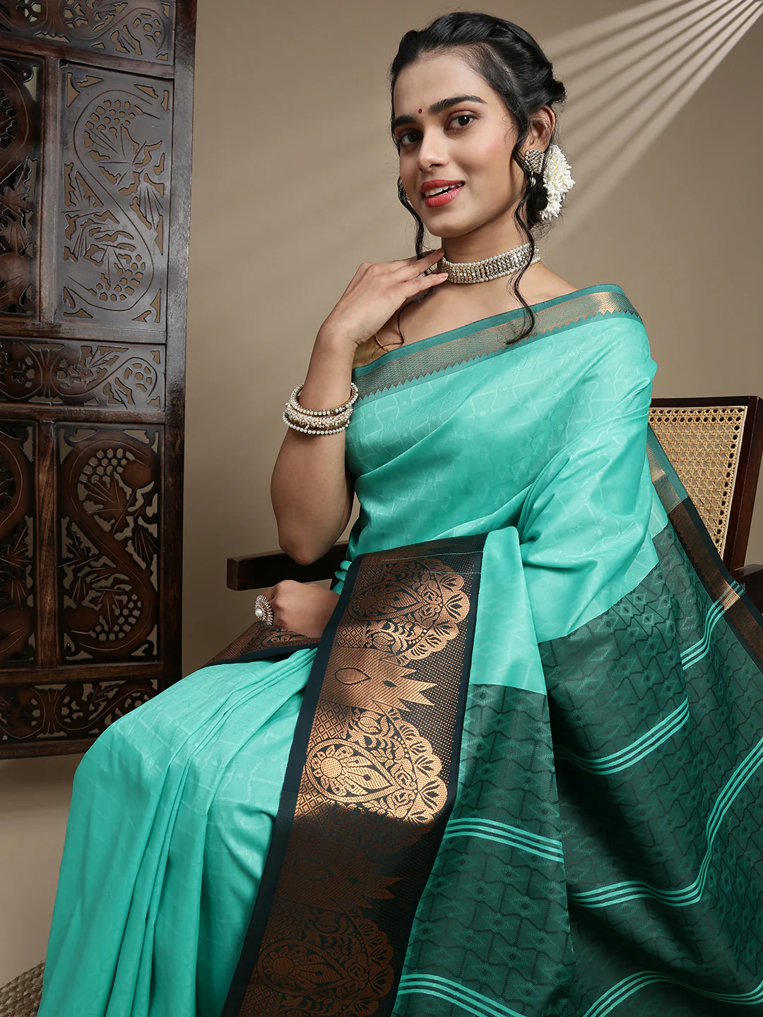 Women Green Art Silk Saree ASS124 - Image 3