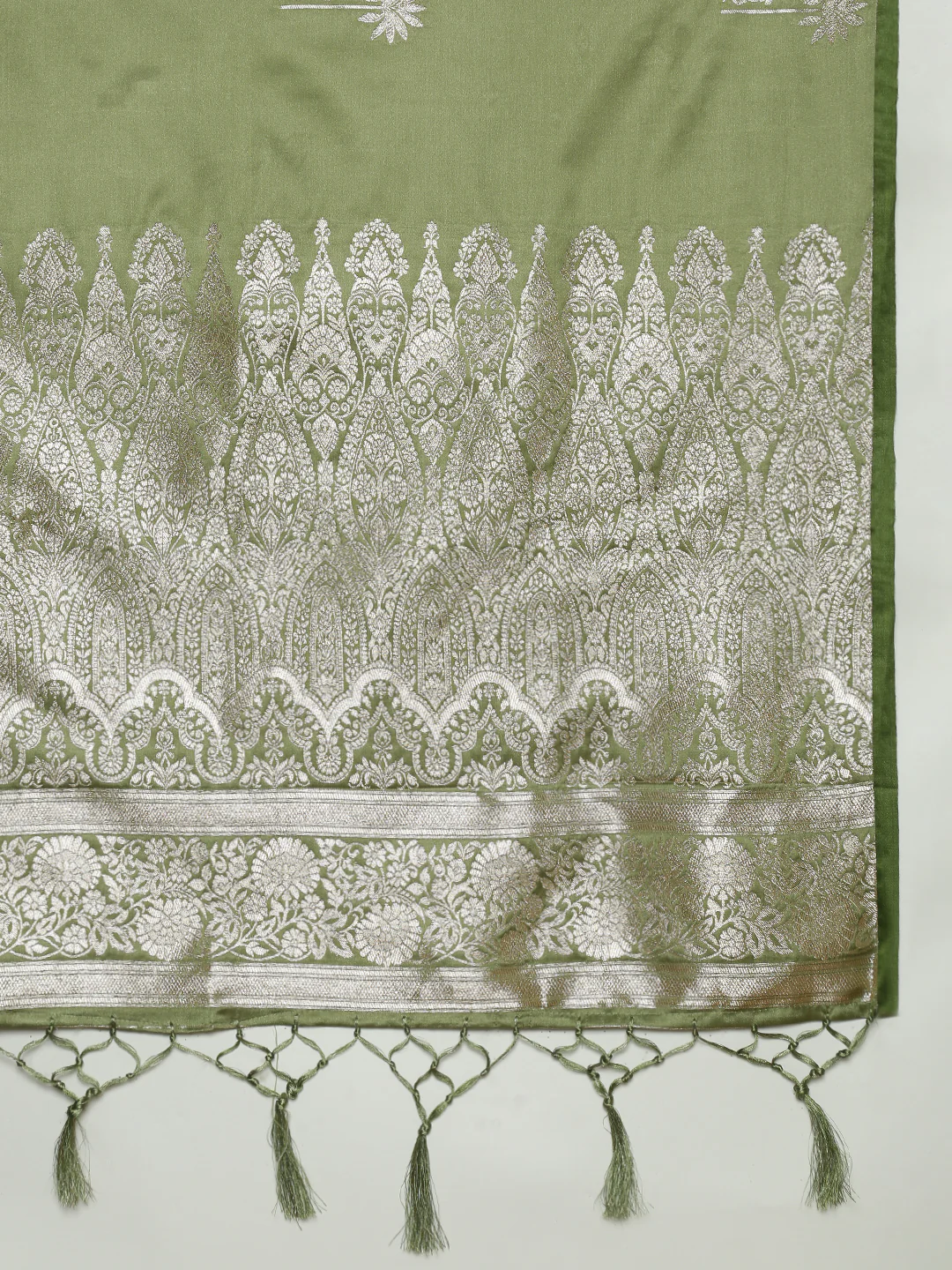 Women Green Soft Silk Saree SS387 - Image 5