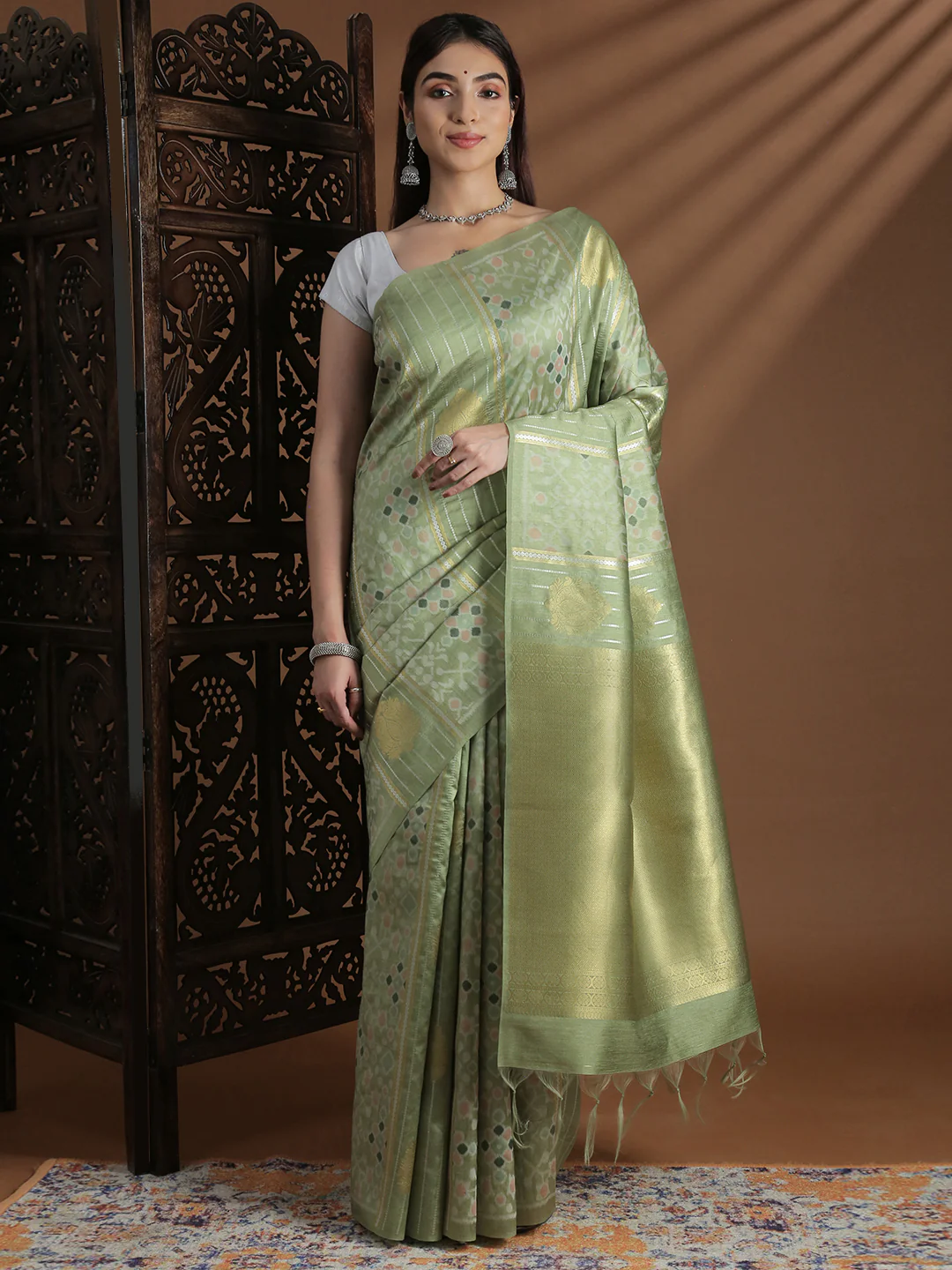 Women Semi Tussar Weaving Green Saree ST318 - Image 4