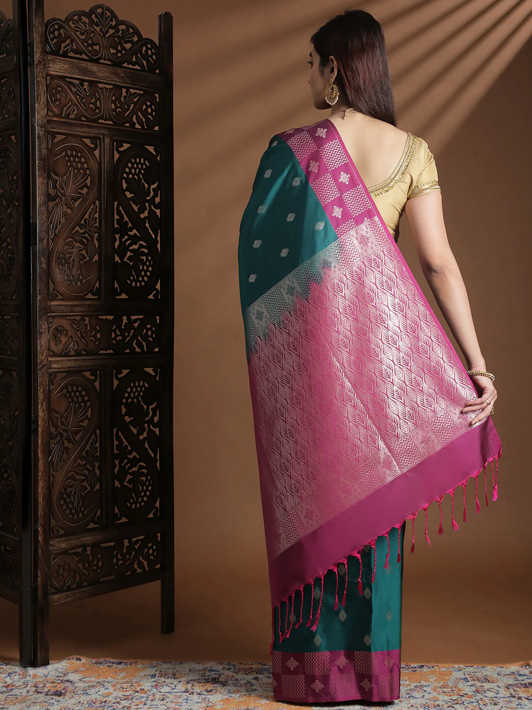 Women Soft Silk Saree Green with Pink SS410 - Image 3