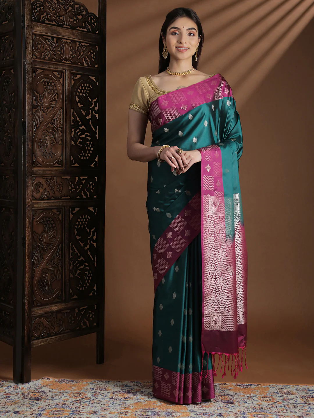 Women Soft Silk Saree Green with Pink SS410 - Image 4