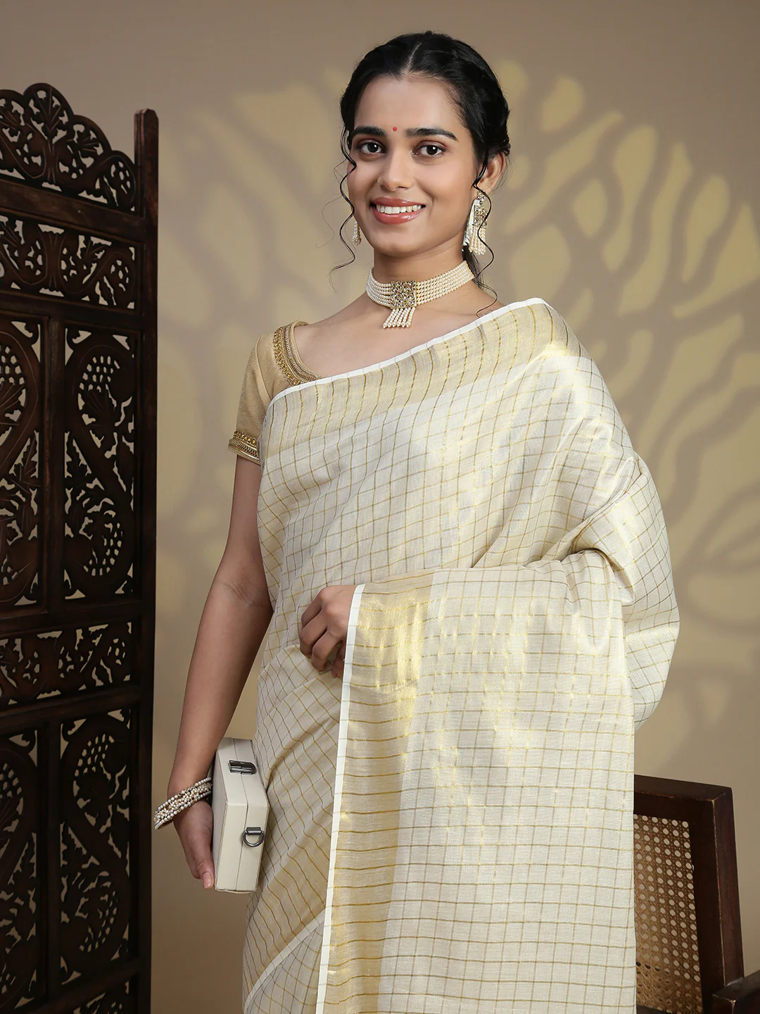 Women Traditional Kerala Tissue Gold Checks Saree KS218 - Image 3