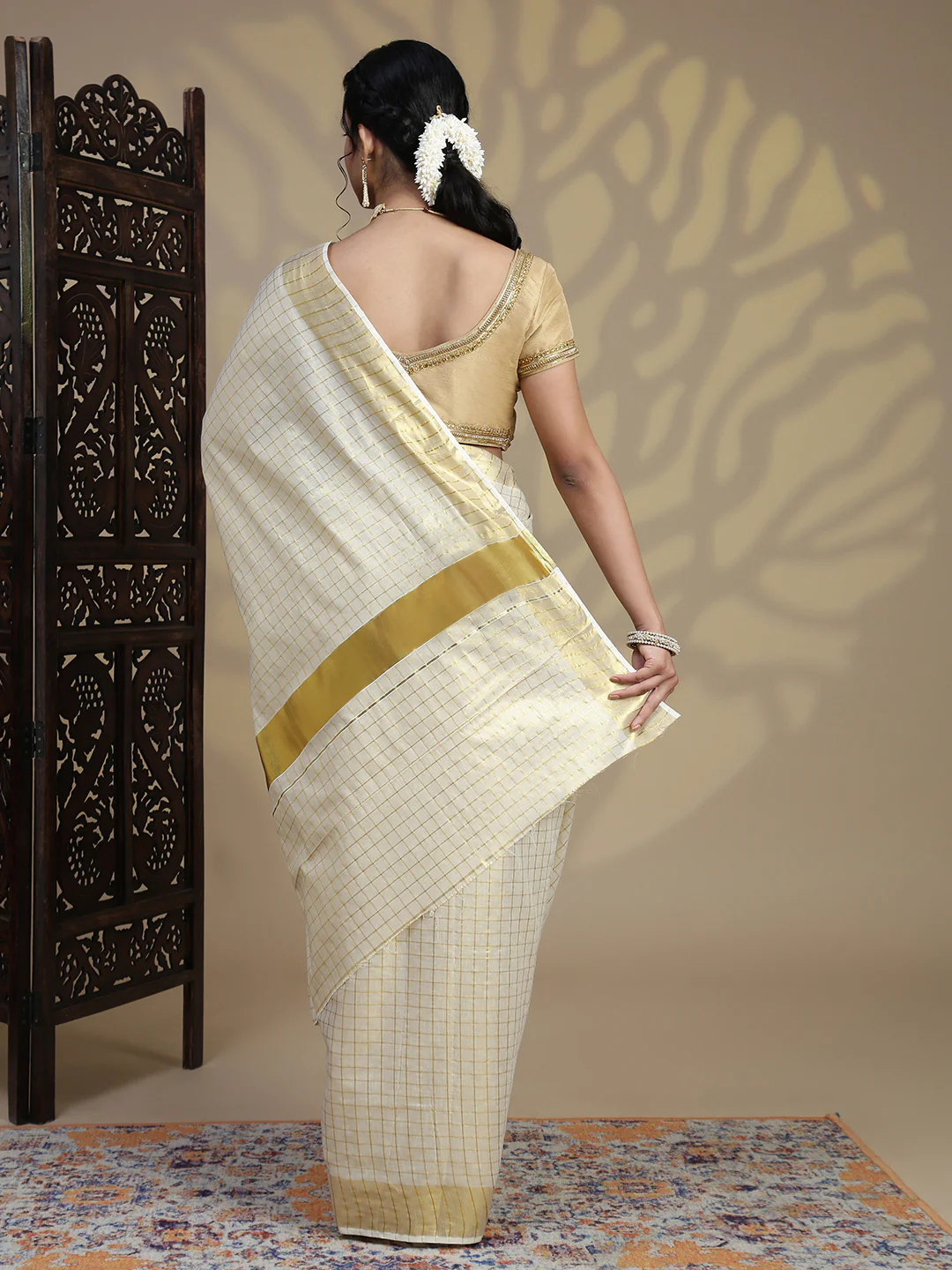 Women Traditional Kerala Tissue Gold Checks Saree KS218 - Image 6
